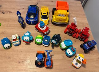 Lote de coches y vehículos de juguete