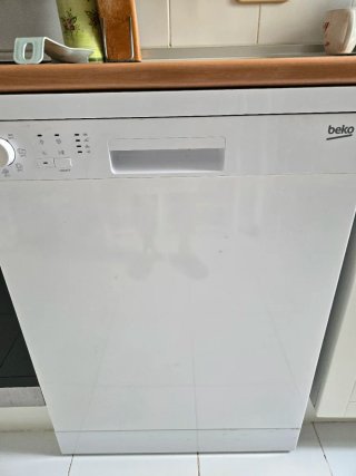 Lavavajillas marca Beko  casi nuevo