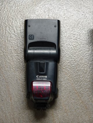 Cámara Canon EOS R7 + Objetivo y Accesorios