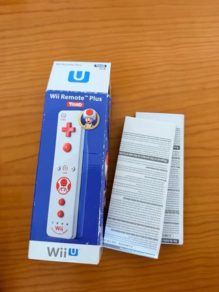 Caja Wii Remote Plus Edición Toad (sin mando)