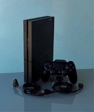 Consola PS4 Normal De 1TB + Mando + Cables