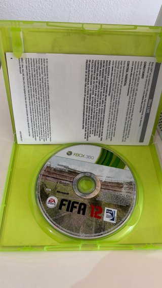 Xbox 360 + FIFA 12 + Mando