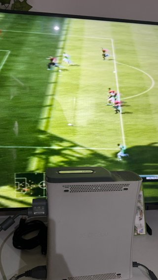 Xbox 360 + FIFA 12 + Mando