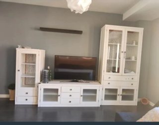 Conjunto muebles estanteriasmesas y sillas comed