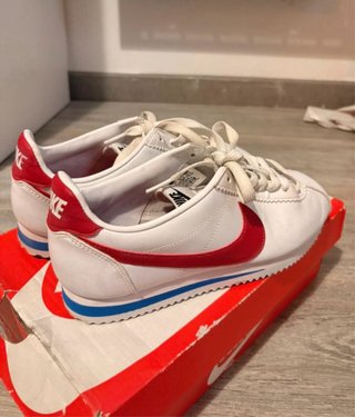 Nike Cortez Blancas y Rojas