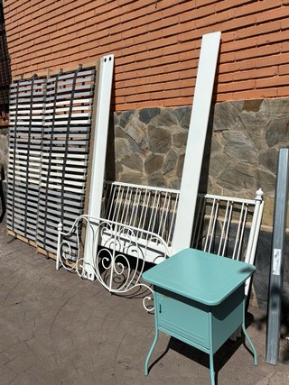 Estructura cama forja,somier,mesitas SEMINUEVO