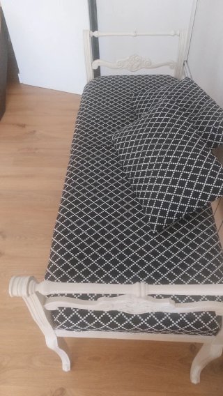 Banco pie de cama vintage tela y madera. Restaurad