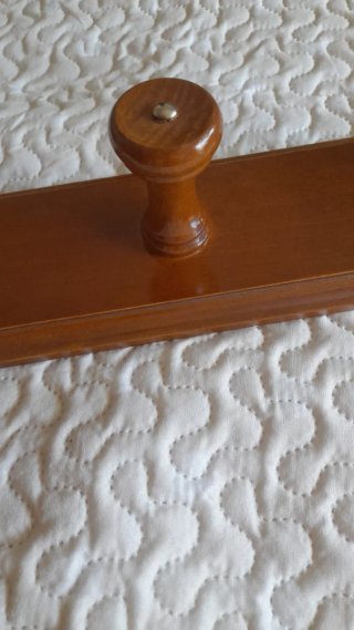 Colgador de pared de madera