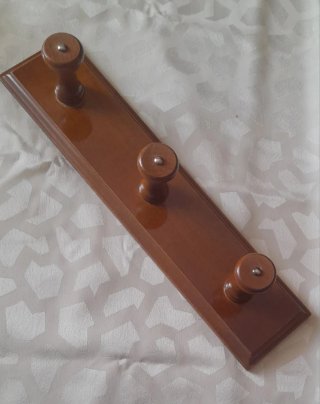 Colgador de pared de madera