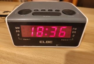 Radio despertador Elbe CR-932