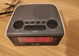 Radio despertador Elbe CR-932