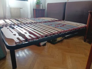 Conjunto cama con colchón y cabecero