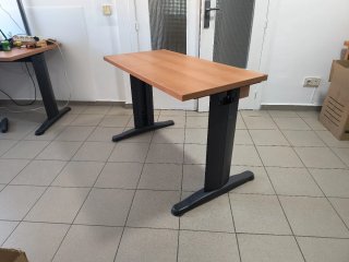 Mesa de escritorio madera y metal