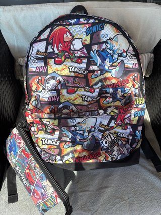 Pack mochila y Estuche Sonic Comic como nuevo.