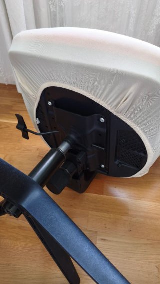 Silla de oficina o estudio giratoria beige