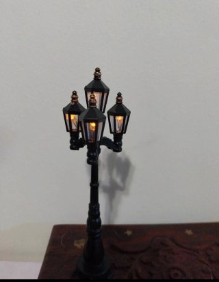 Farola negra miniatura