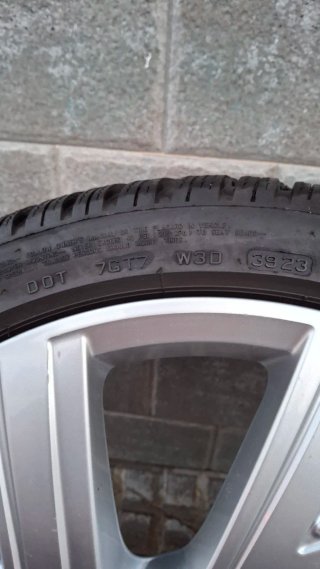 Llantas Originales VW Bergamo 18 + Bridgestone