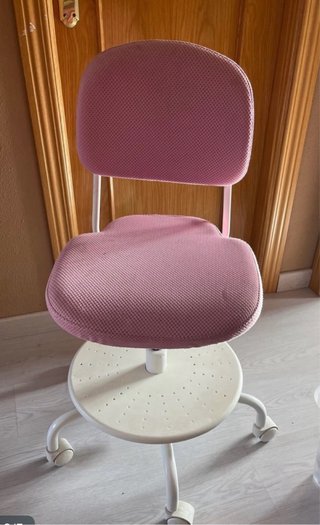 Escritorio Ikea Blanco mas silla rosa Ikea