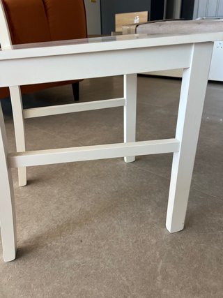 Silla de comedor blanca estilo cruz