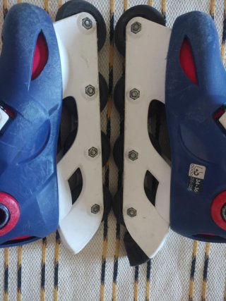 Casco Oxelo blanco y patines talla 34-36