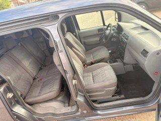 Ford Tourneo cuidada y fiable: ¡lista para seguir!