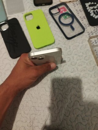 iPhone 13 Verde e Bianco