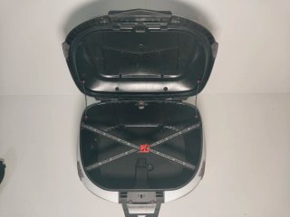 Baúl Givi Maxia 4 - maleta top case cofre moto