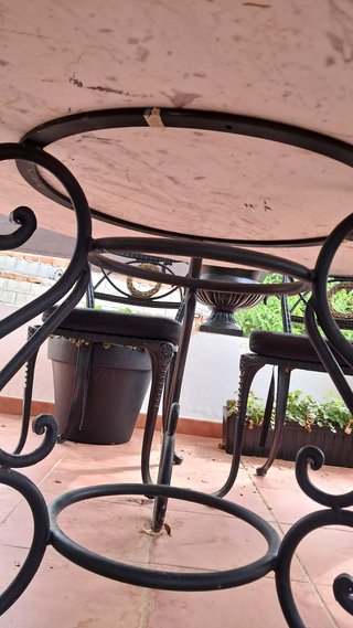 Mesa Unopiù Aurora Exterior