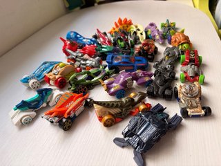 Lote 4 , 25 coches Hot Wheels