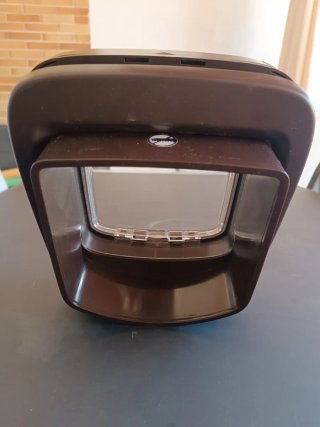 Porta per animali domestici con microchip PetSafe Marrone