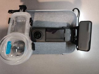 INSTA 360 X5 8K ESSENTIALS BUNDLE + ACCESORIOS