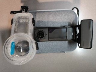 INSTA 360 X5 8K ESSENTIALS BUNDLE + ACCESORIOS