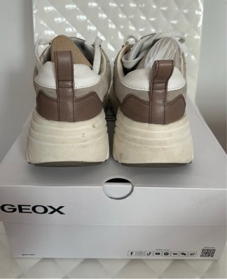 Deportivas Geox Beige y Blancas