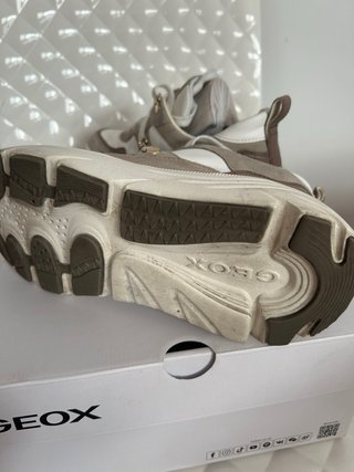 Deportivas Geox Beige y Blancas