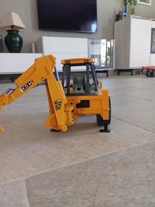 Tractor de juguete JCB