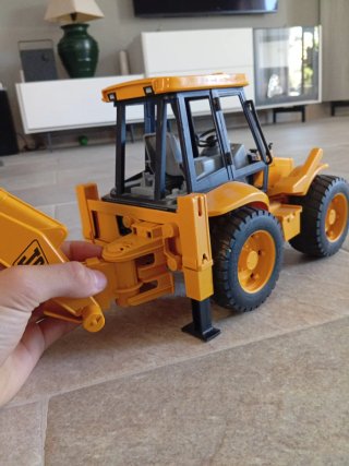 Tractor de juguete JCB