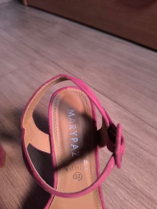 Zapatos de tacón rosa