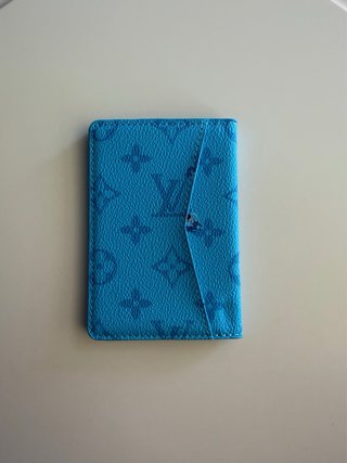 Tarjetero Louis Vuitton Azul