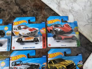 Lote 8 Hot Wheels autos escala 1:64