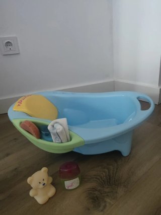 Bañera Nenuco con accesorios