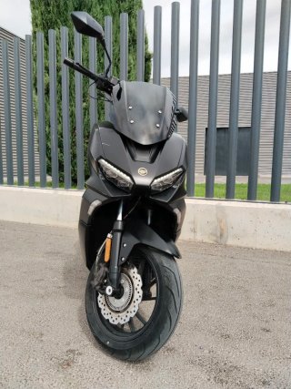 Keeway vieste 300