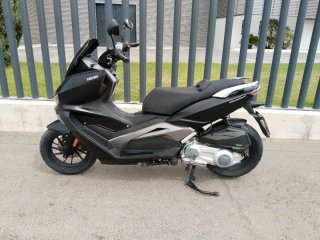 Keeway vieste 300