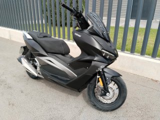 Keeway vieste 300