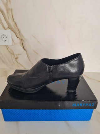 Botines de piel Marypaz negros, muy cómodos.