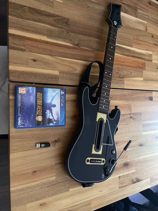 Guitar Hero Live PS4 + Guitarra