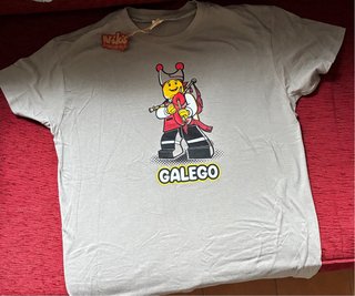 Camiseta gris Nikis Galicia Gaiteiro Lego