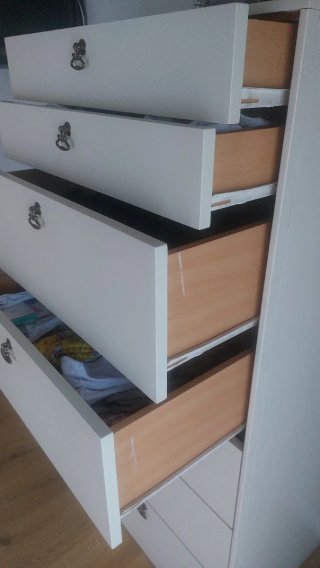 Cajonera de madera de haya restaurada blanco roto