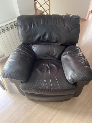Divano a 3 posti e divano singolo in pelle