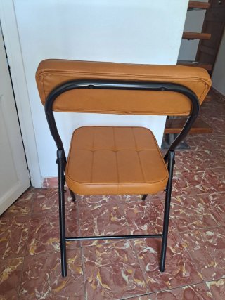 Silla plegable vintage marrón acolchada