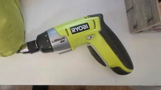 Taladro Atornillador Ryobi 4V. Para piezas